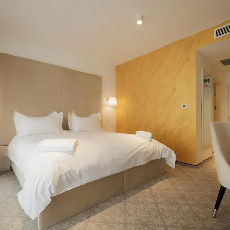 Arcade Hotel 3*
