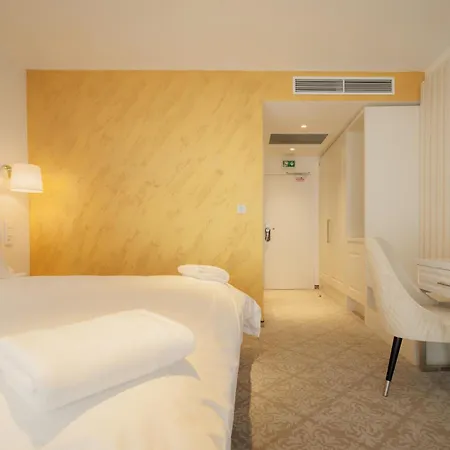 Hotel Arcade 3*