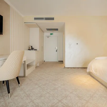 Hotel Arcade Banska Bystrica