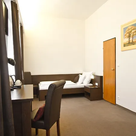 Hotel Arcade 3*