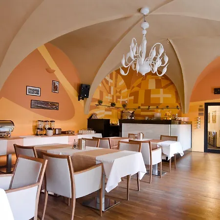 Arcade Hotel