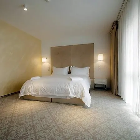 Arcade Hotel 3*