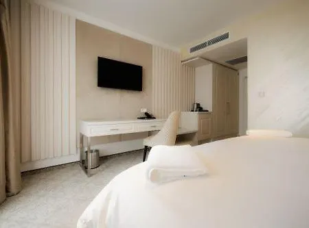 Arcade Hotel 3*