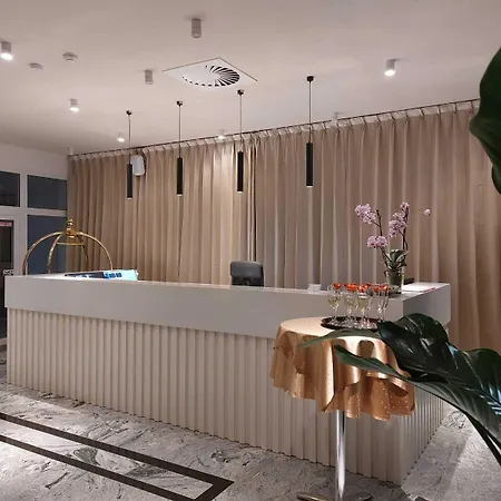 Arcade Hotel
