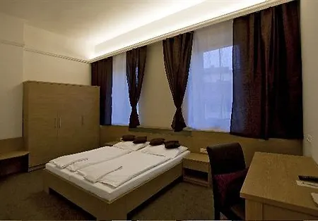 Arcade Hotel